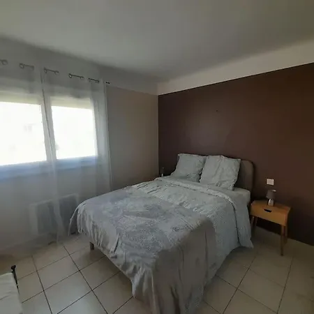 Petit Coin De Paradis 2 Mn De La 2chs Balcon Clim Parking Appartement *